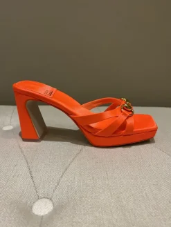 Hot Hinged Heel Heel