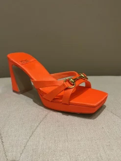 Hot Hinged Heel Heel