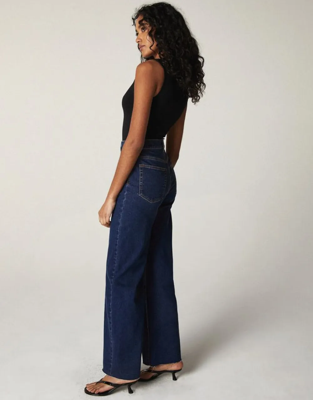 Cheap Noemi Long High-Rise Wide Leg In Robertson Jeans